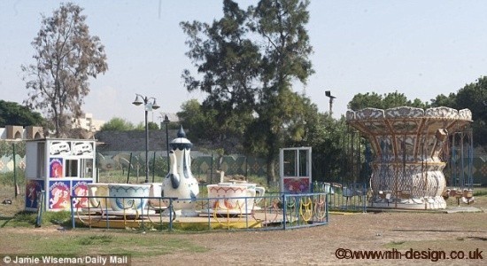 Gaddafi Palace, Daily Mail