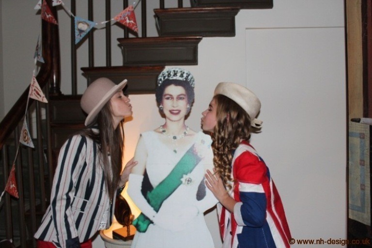 Queen 11
